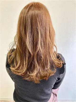 ミディアム Attrait .のヘアスタイル