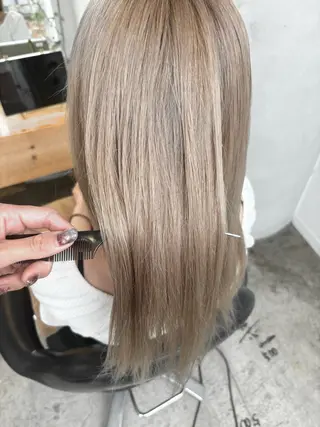 ロング カラー パーマ ヘアアレンジ ハイトーンカラー🤍 山下 優華のヘアスタイル