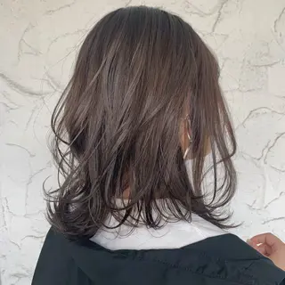 ミディアム 福田 真佑のヘアスタイル
