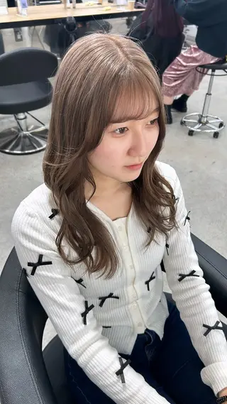 ロング メンズ 艶感ミルクティー🤍 色落ち綺麗🤍ともやのヘアスタイル