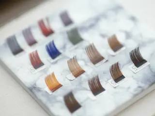 マツエク・マツパ ヨシデン 大将のヘアスタイル