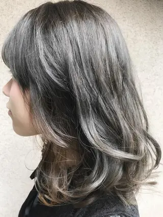 ショート カラー vato マンツーマンサロンのヘアスタイル
