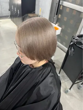 ショート 🌈カラー特化 ハイトーンけいと🌈のヘアスタイル