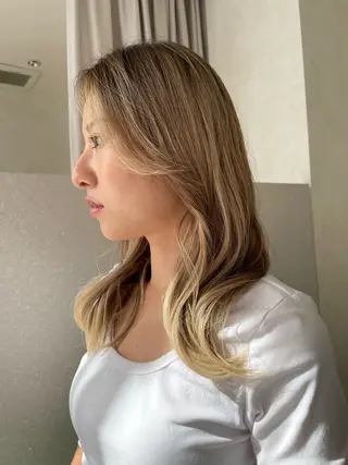 ロング inity　杉本 美羽のヘアスタイル