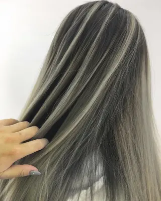 ロング カラー ヘアアレンジ シアーベージュニスト 🥣大石亜里紗のヘアスタイル