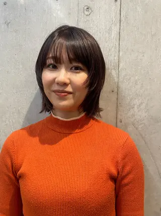 ミディアム カラー ポミエ恵比寿所属・ショートウルフくせ毛 お任せくださいのヘアスタイル