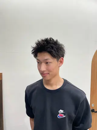 メンズ 慎太朗メンズパーマ/ フェザー/スパイキーのヘアスタイル