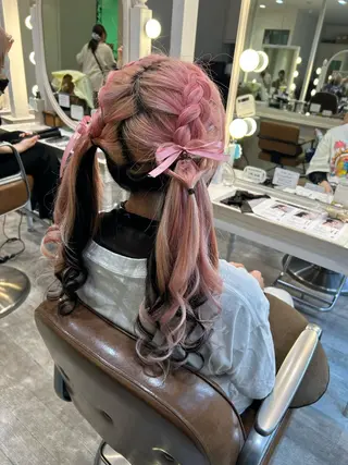 ロング ヘアアレンジ ミユ🎀ヘアメ 🎨デザインカラーのヘアスタイル