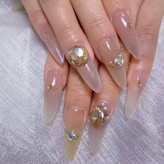 セミロング DIAMOND Nail☁️のネイルデザイン