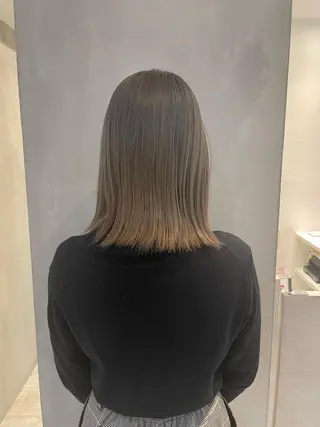 ミディアム RAF   TOKYO所属・複雑履歴に対応ブリー チ無しダブルカラーのヘアスタイル