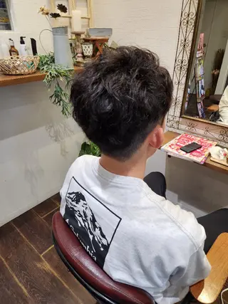 ショート パーマ 阪本 俊のヘアスタイル