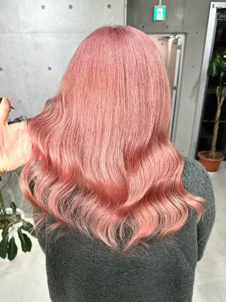 セミロング カラー 名古屋のピンク好き かずくん🦩のヘアスタイル