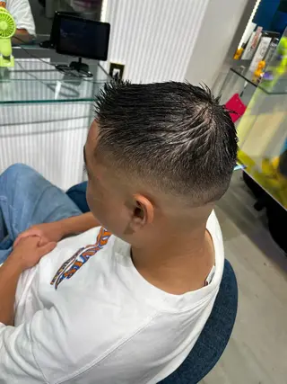 ショート メンズ &CREW スタッフのヘアスタイル