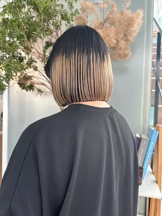 ショート カラー 磯　亜由香 🌷ブリーチのヘアスタイル