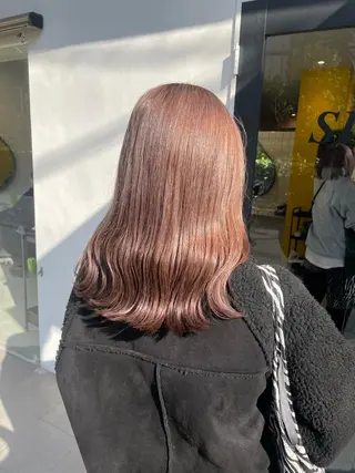 セミロング カラー Koto🌿 ブリーチなしカラーのヘアスタイル