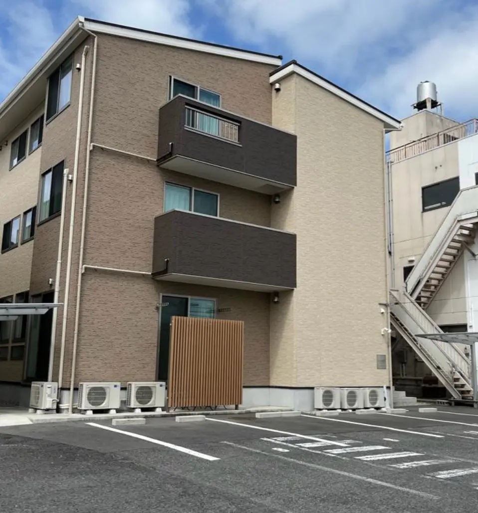 M O C O Eの内観・外観1