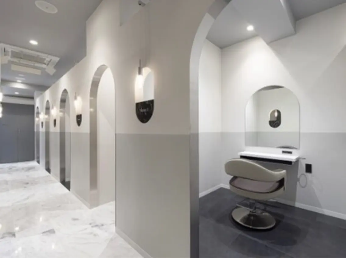 SALOWIN Frente店の内観・外観1