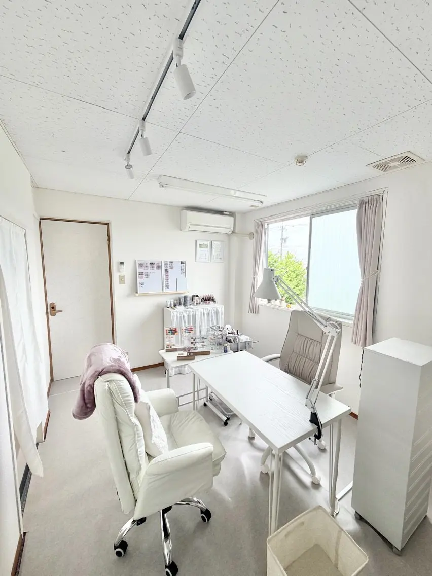 えみーnailの内観・外観1
