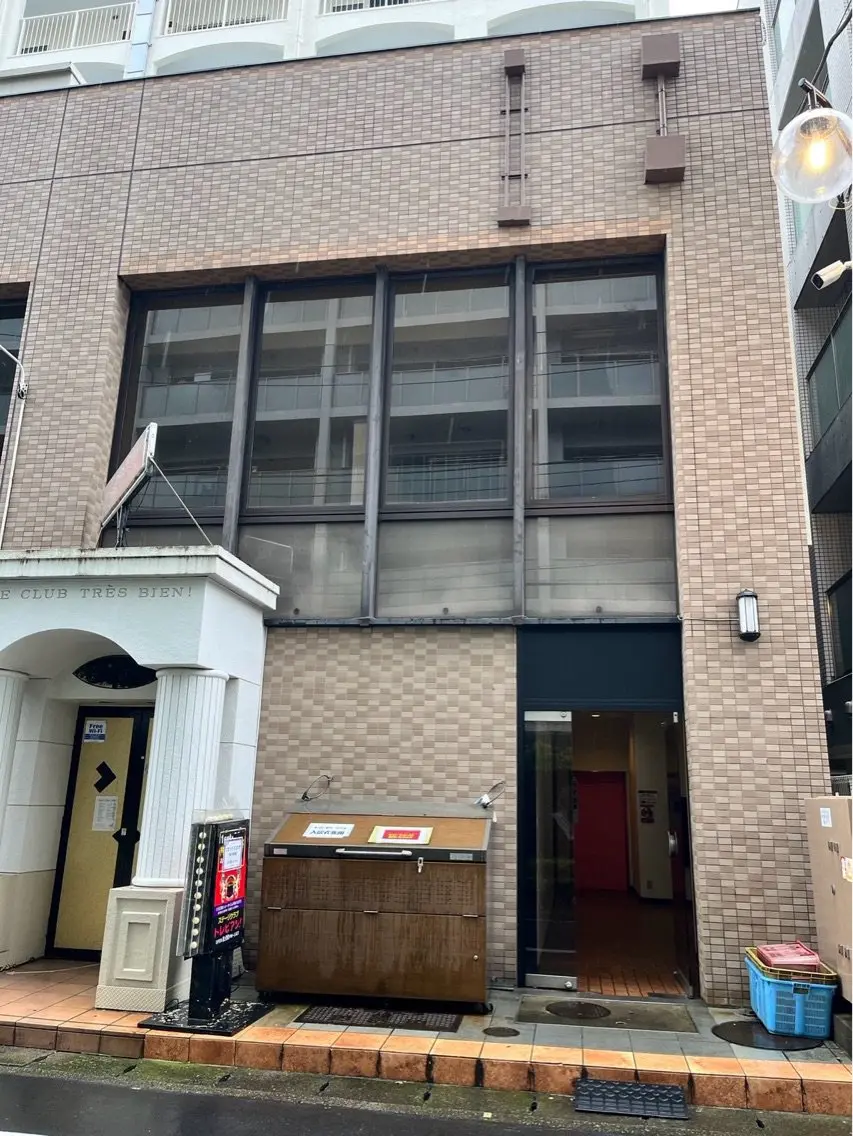 Lilas+　新越谷駅前店の内観・外観1