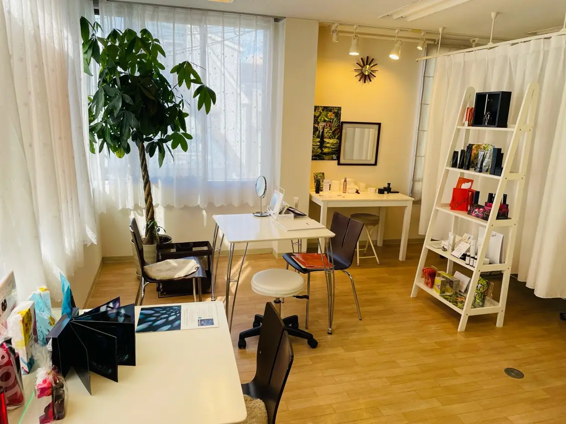 POLA  Lafeek   石山店の内観・外観1