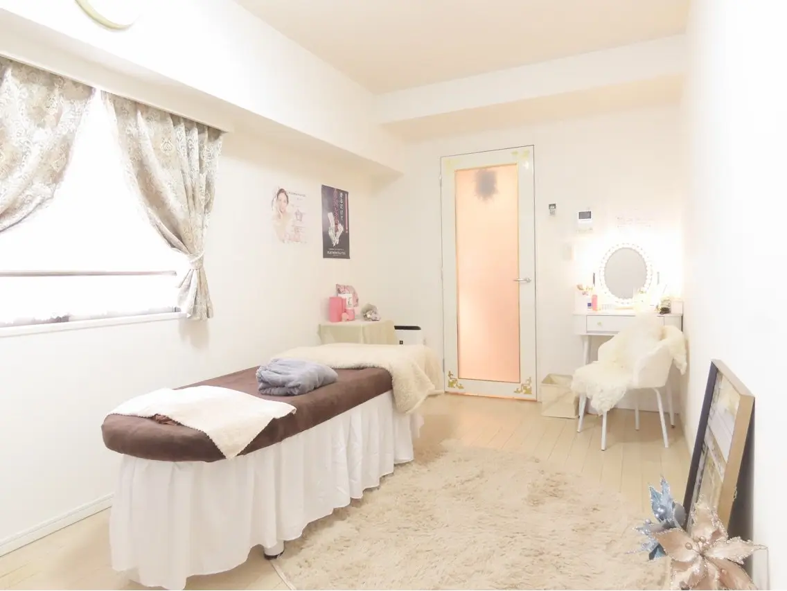private  salon LULU.tokyo池袋店の内観・外観1