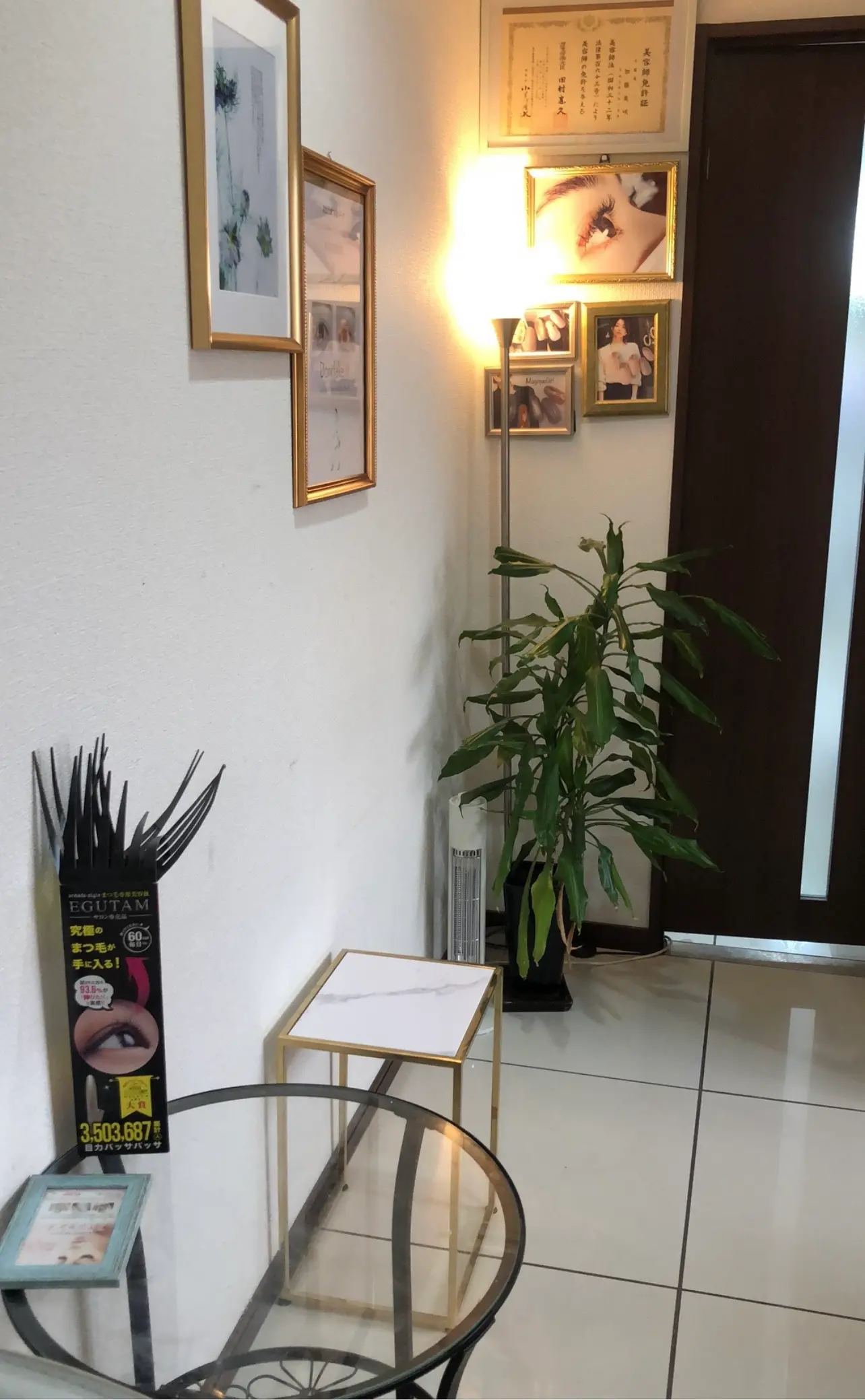 Nude Nailstudio千葉店の内観・外観2