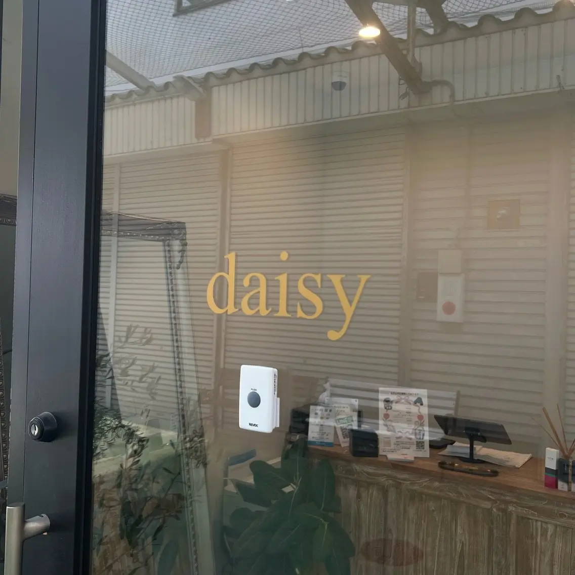 daisy-eyelash-の内観・外観1