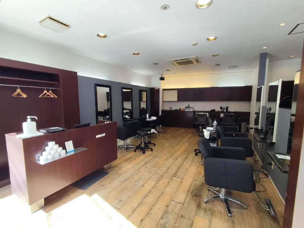 MEN'SHAIR PERCUTの内観・外観2