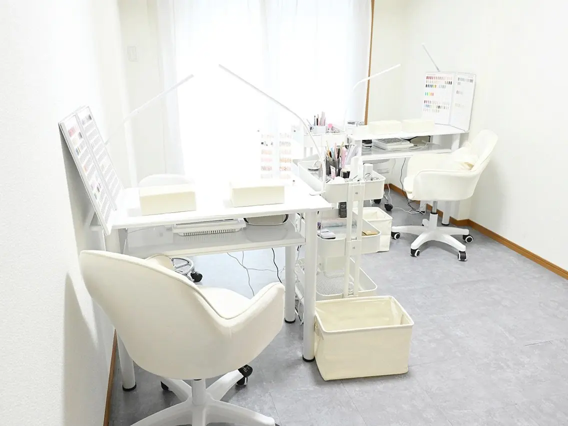 nail salon ramoveの内観・外観2