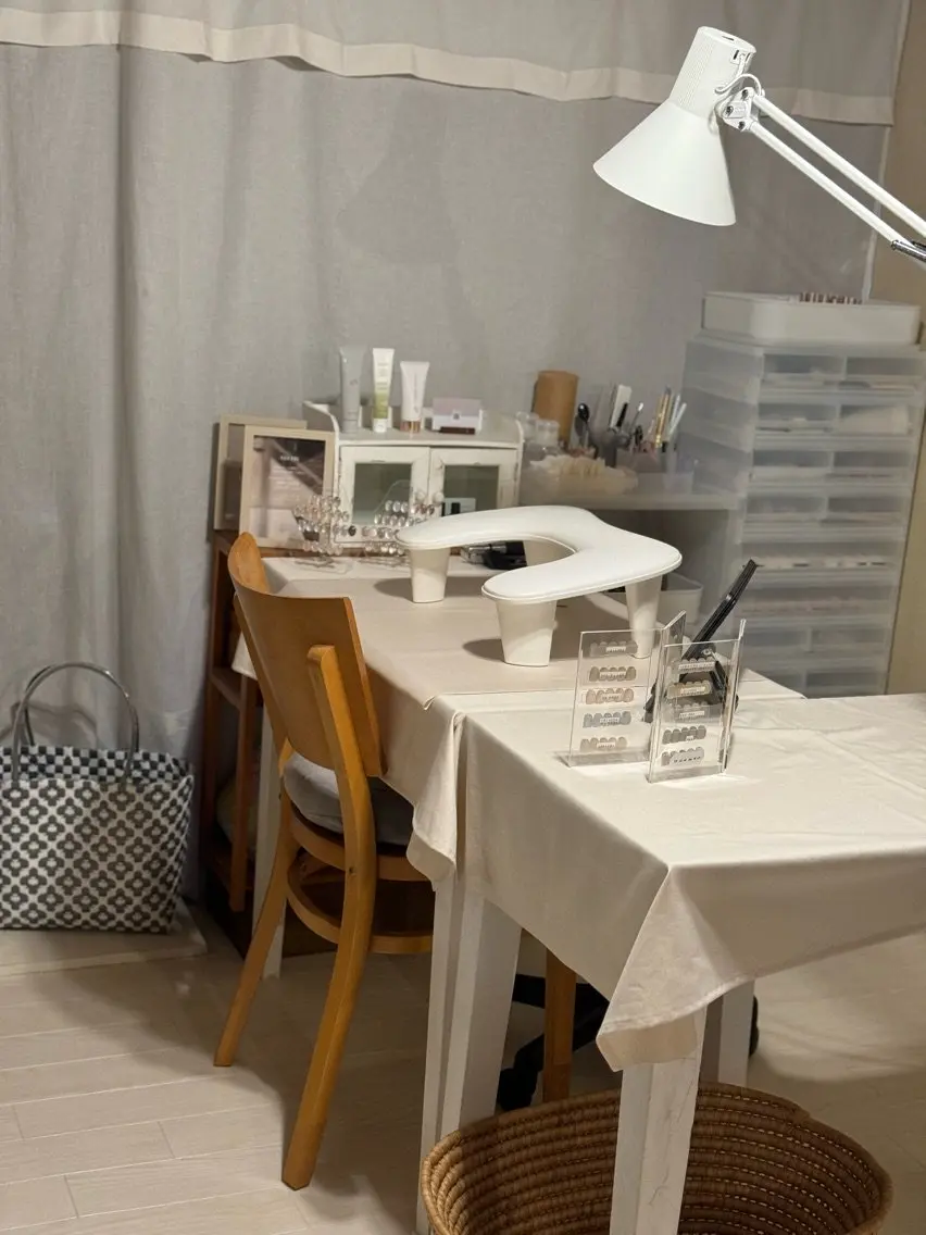 nail space plus oneの内観・外観2