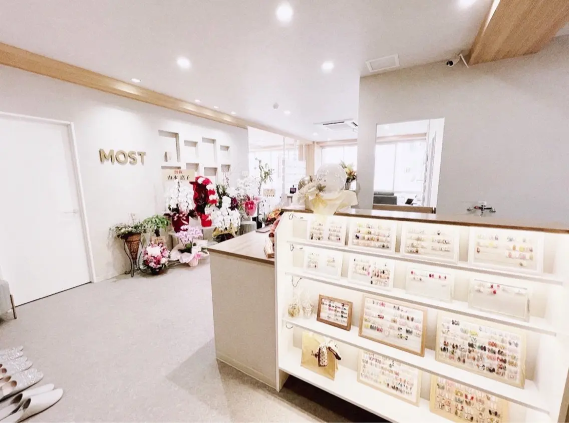 MOSTの内観・外観2