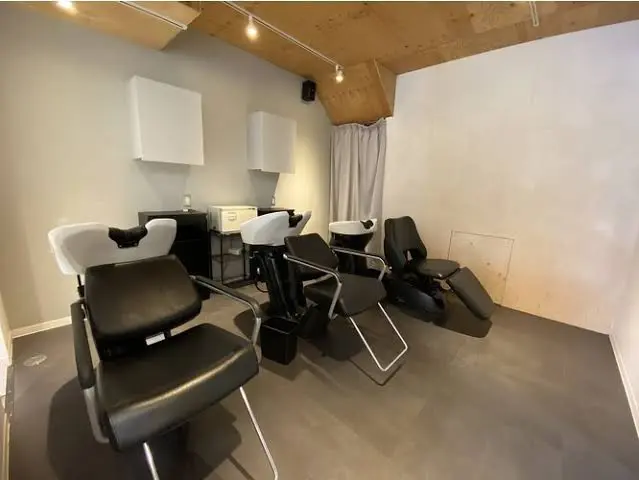 est hair mar 横浜店【エスト ヘアー マール】の内観・外観2
