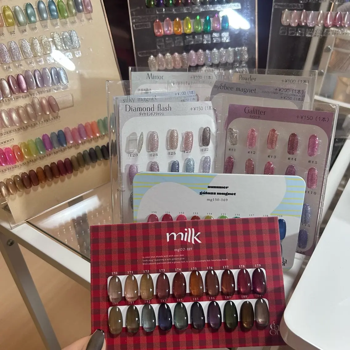 Rosy Nailの内観・外観2