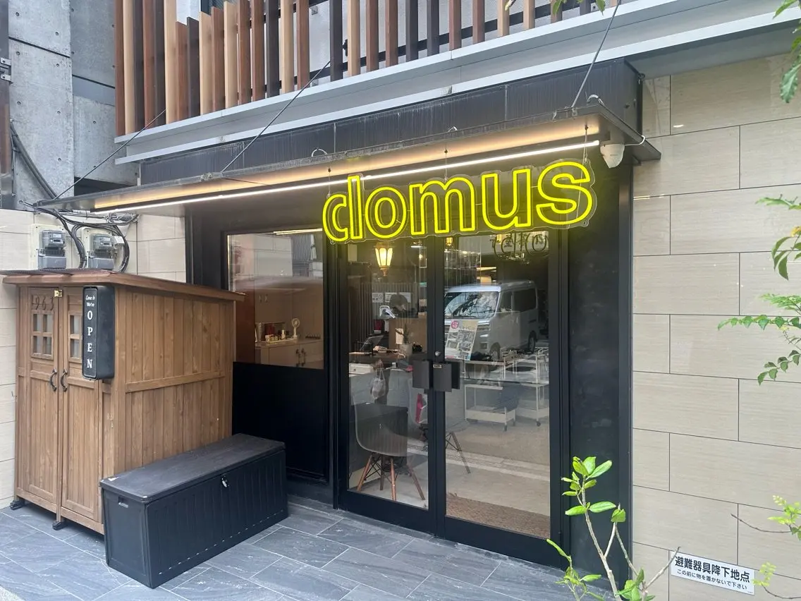 clomus梅田茶屋町店の内観・外観1