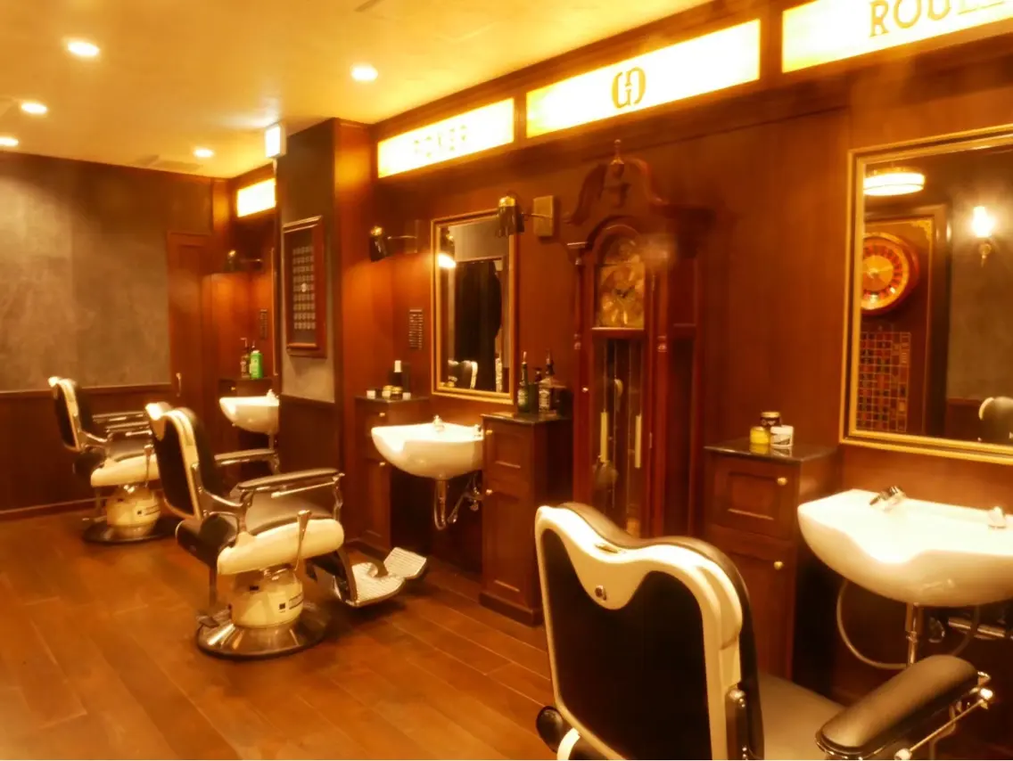 ヒロ銀座BARBERSHOP横浜店の内観・外観1