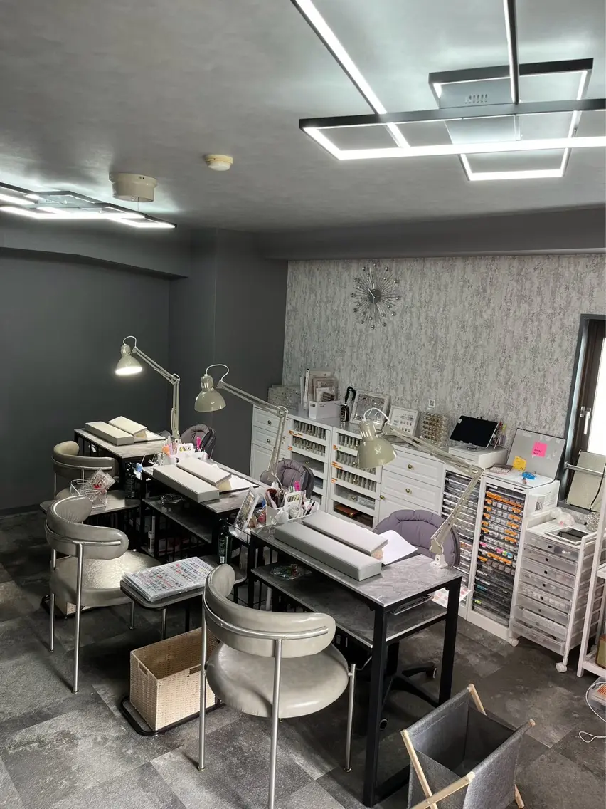 MOMO nailの内観・外観2