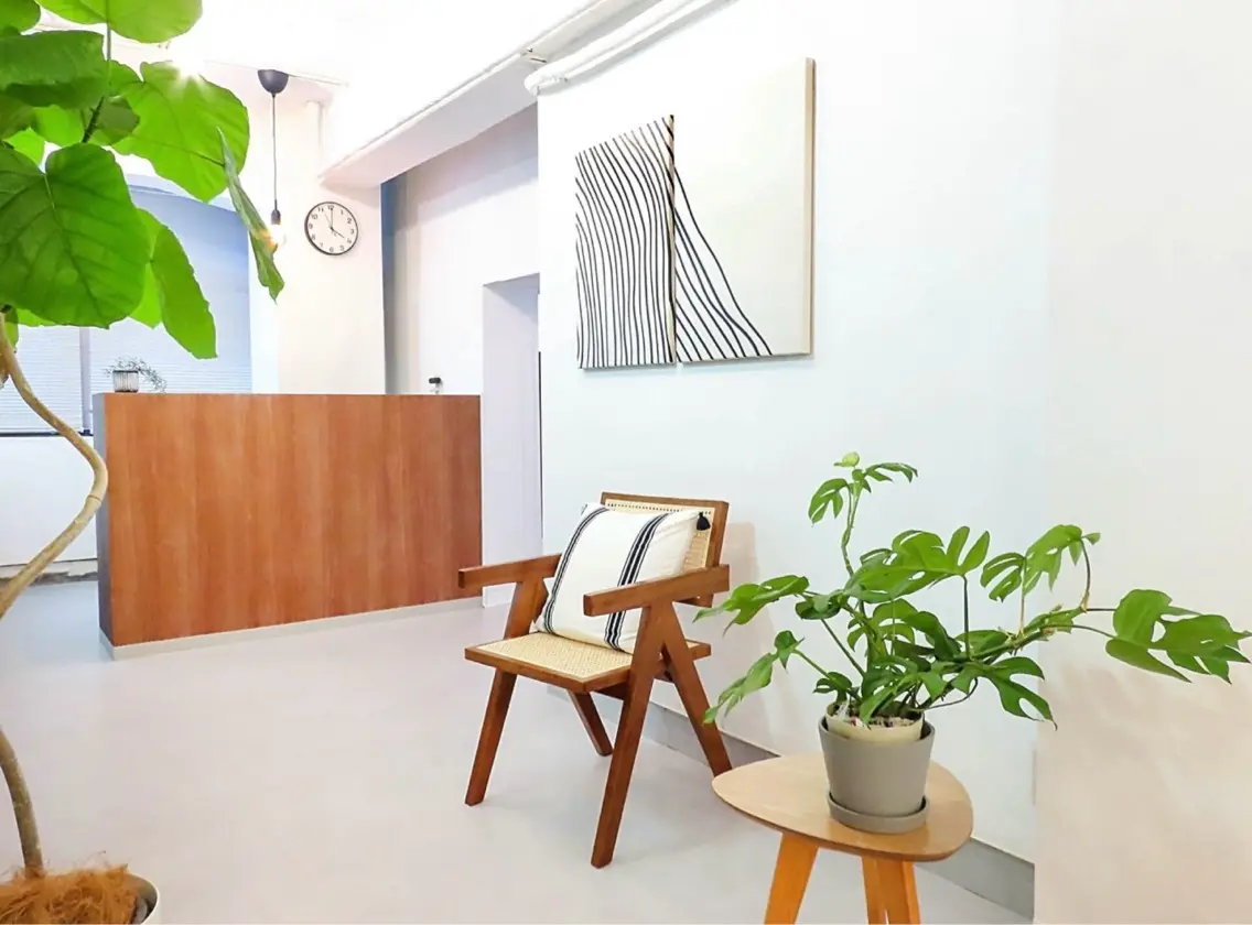 EYE&NAIL YUZUME日本橋店の内観・外観1