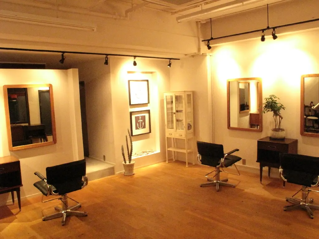 LOGSALONの内観・外観1