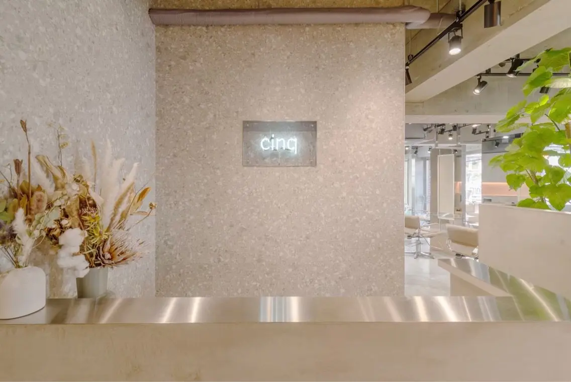 cinqの内観・外観1