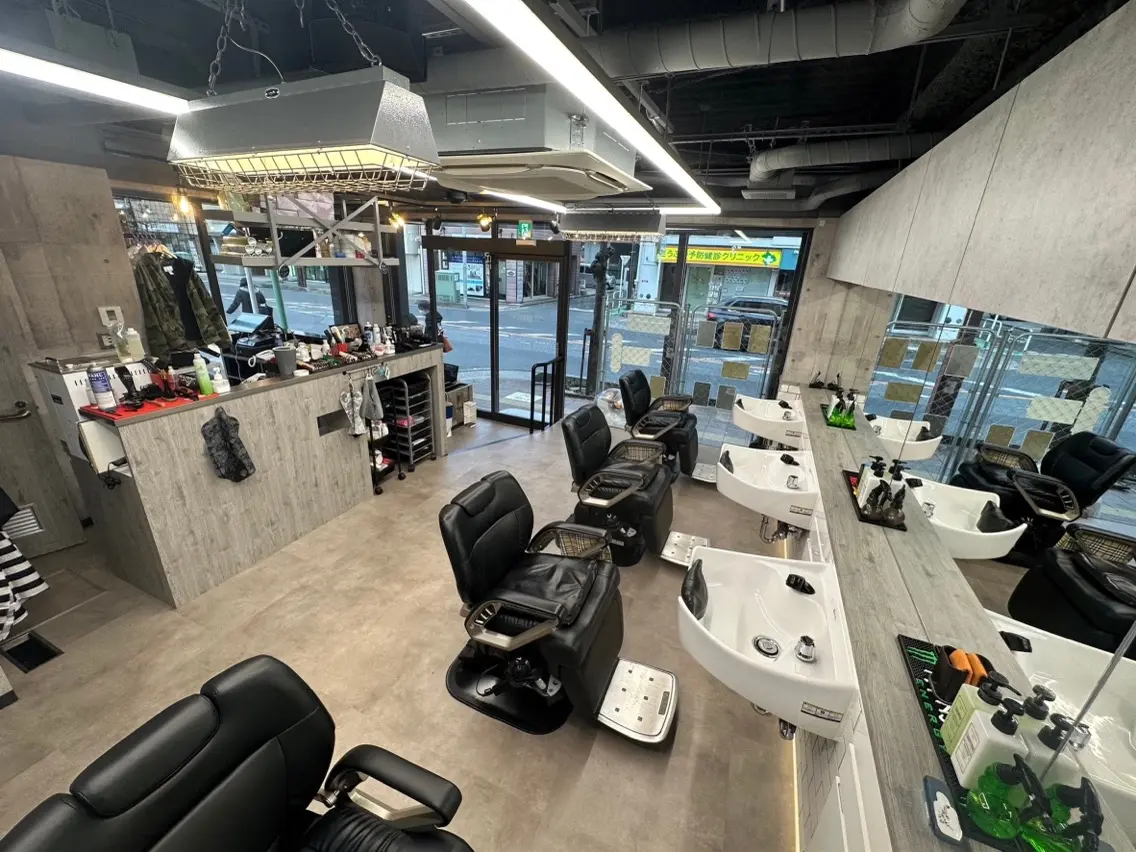 “3".BARBER’sの内観・外観3
