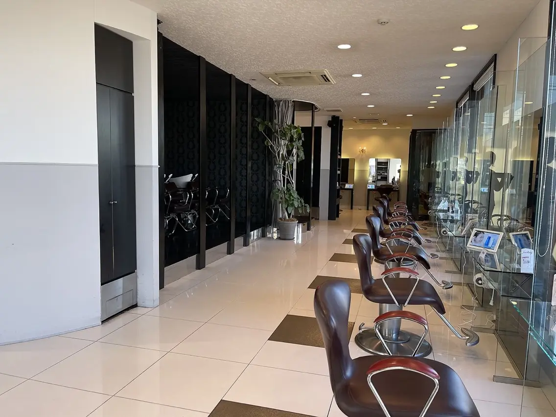 Earth coiffure beaute長野稲田店の内観・外観2