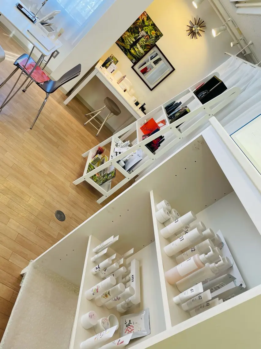 POLA  Lafeek   石山店の内観・外観3
