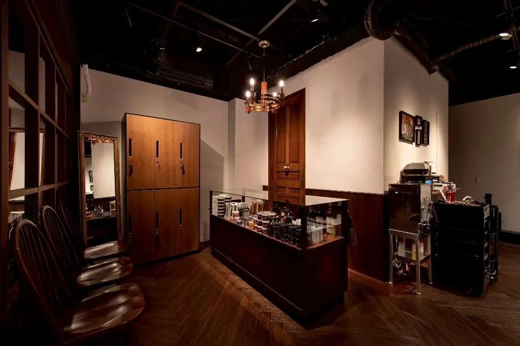 KINGSMAN TOKYO BARBERSHOP 本店の内観・外観3
