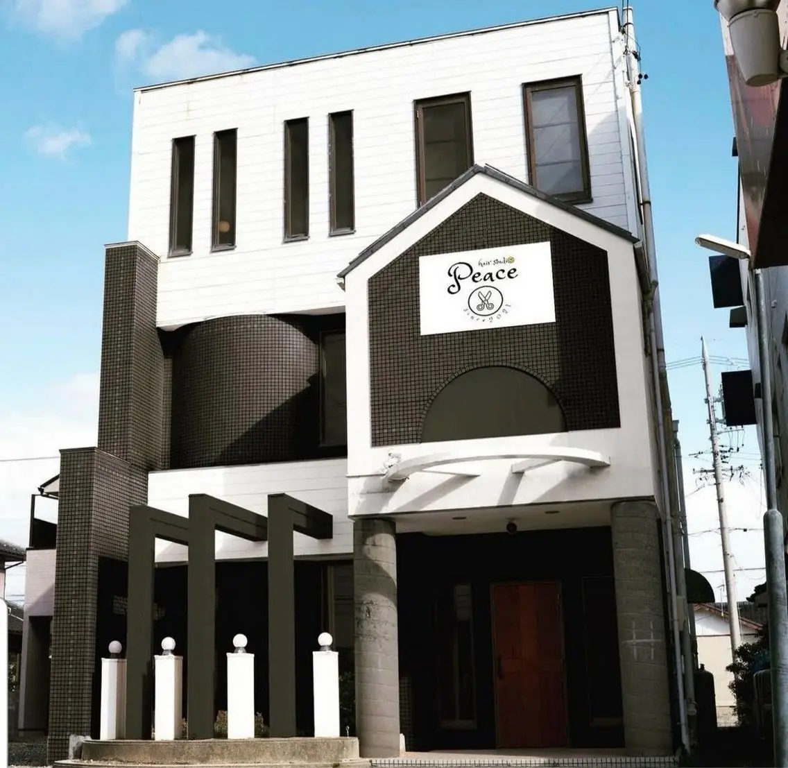 hair studio Peaceの内観・外観1