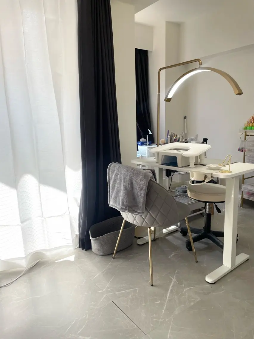 Nail Studio NEW MOONの内観・外観1