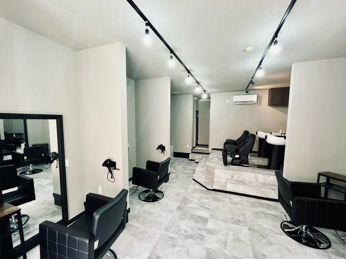 AYVY Hair&Spa 北千住の内観・外観1