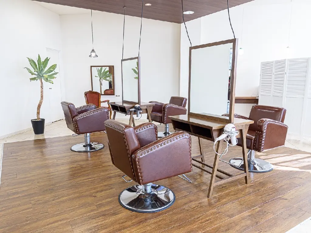 PITH HAIRの内観・外観2