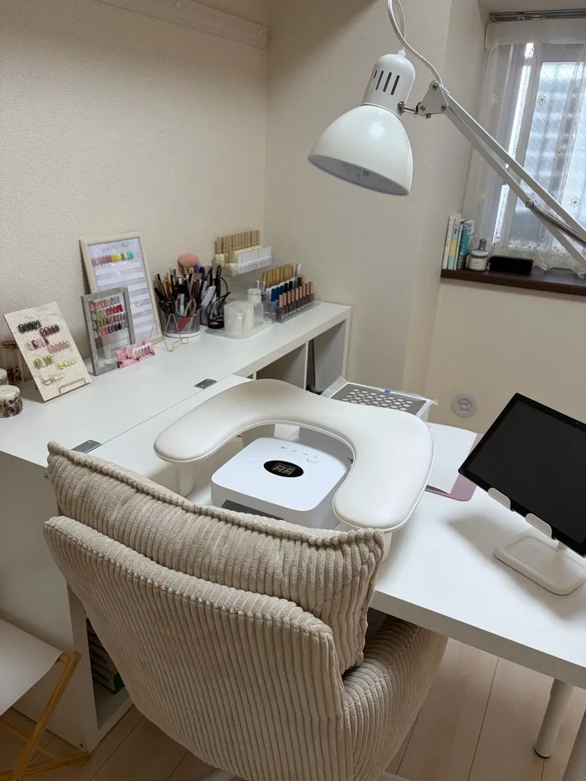 エメネイルの内観・外観1