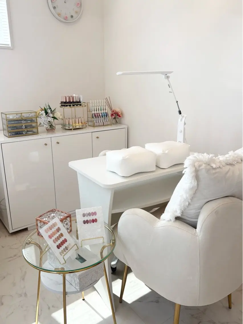 Nail salon colzaの内観・外観1