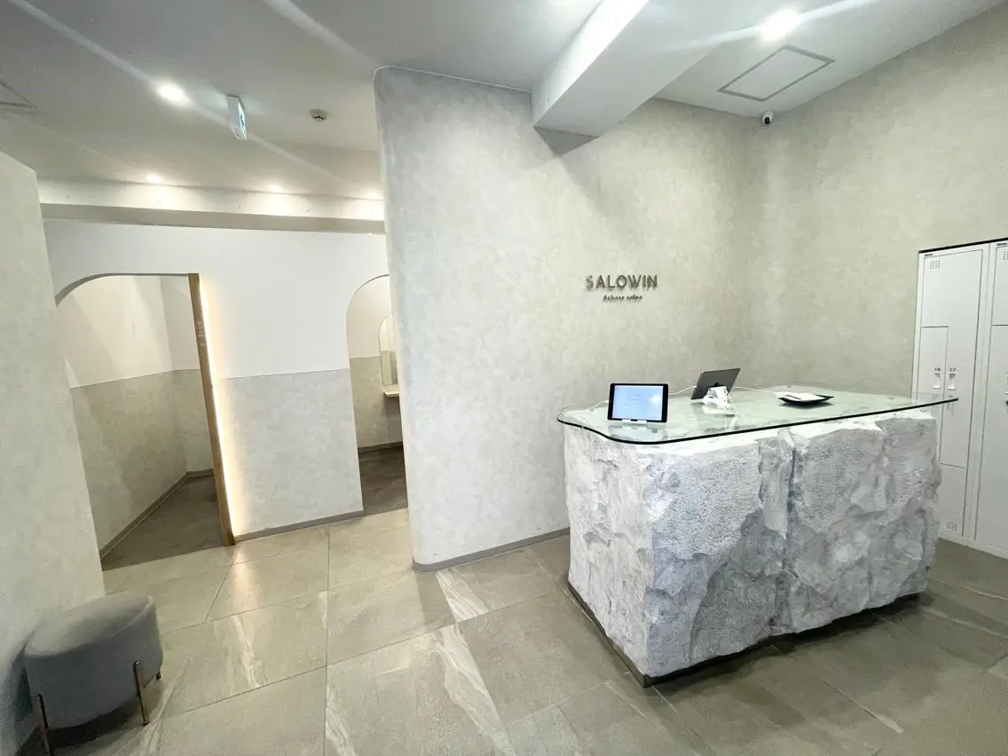SALOWINの内観・外観1